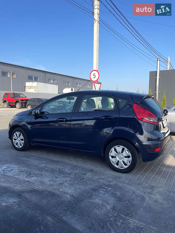 Хэтчбек Ford Fiesta 2011 в Львове