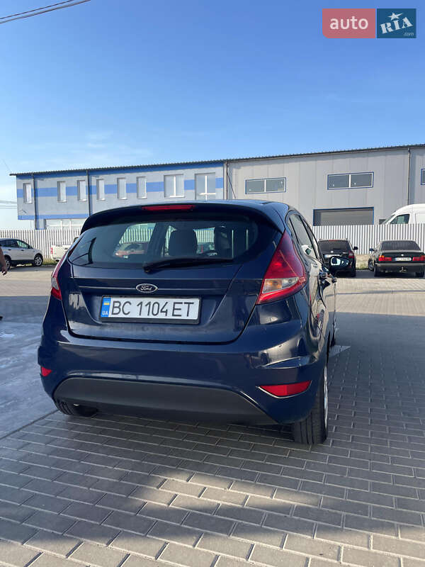 Хэтчбек Ford Fiesta 2011 в Львове