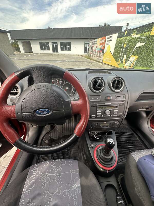 Хэтчбек Ford Fiesta 2007 в Киеве