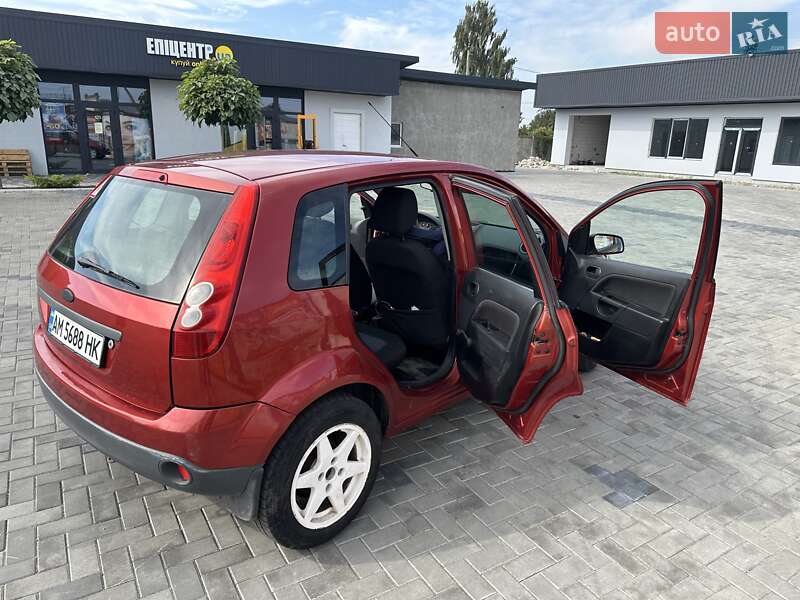 Хэтчбек Ford Fiesta 2007 в Киеве