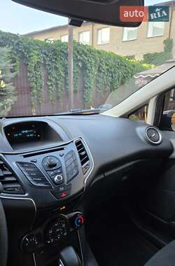 Хэтчбек Ford Fiesta 2014 в 