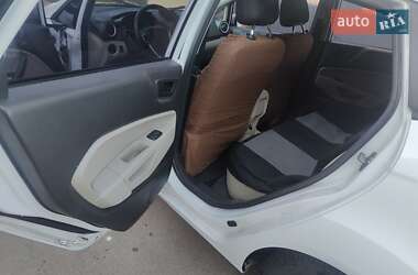 Хэтчбек Ford Fiesta 2018 в 