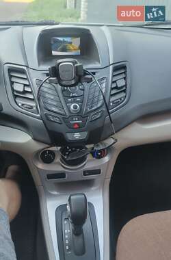 Хэтчбек Ford Fiesta 2018 в 