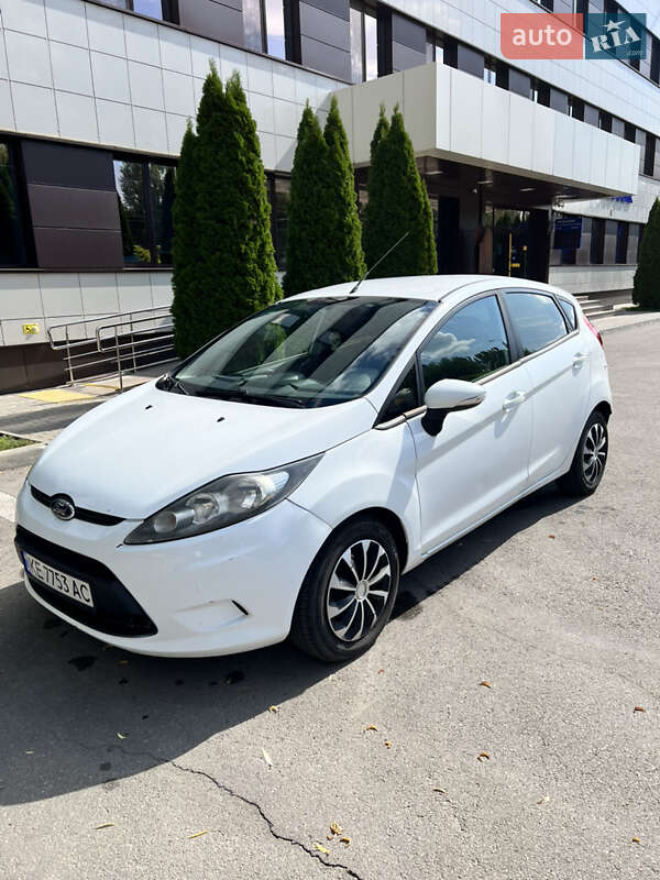 Хэтчбек Ford Fiesta 2012 в Днепре