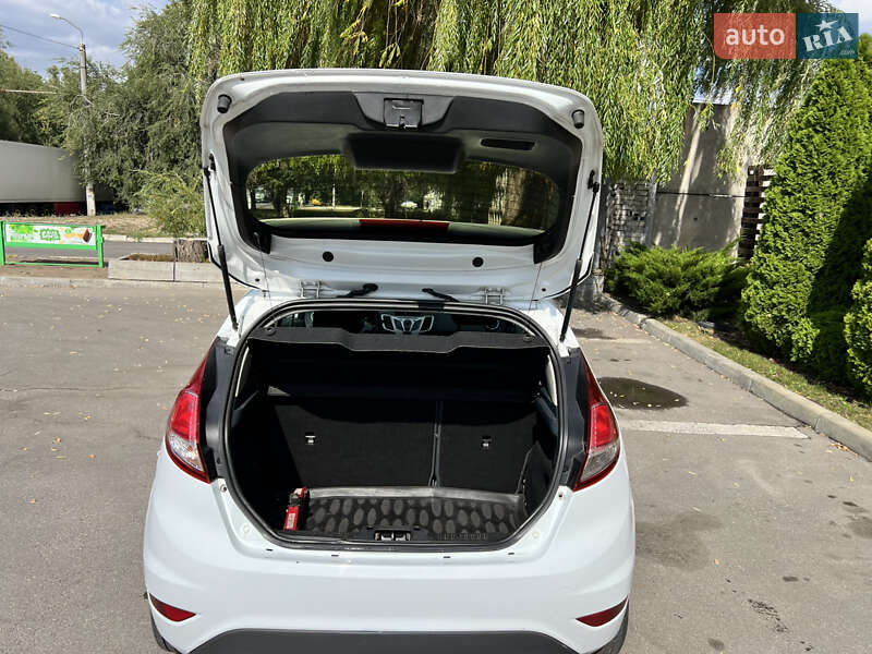 Хэтчбек Ford Fiesta 2012 в Днепре