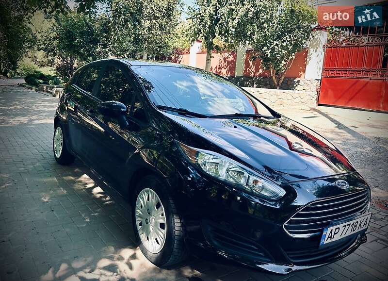 Хэтчбек Ford Fiesta 2017 в 