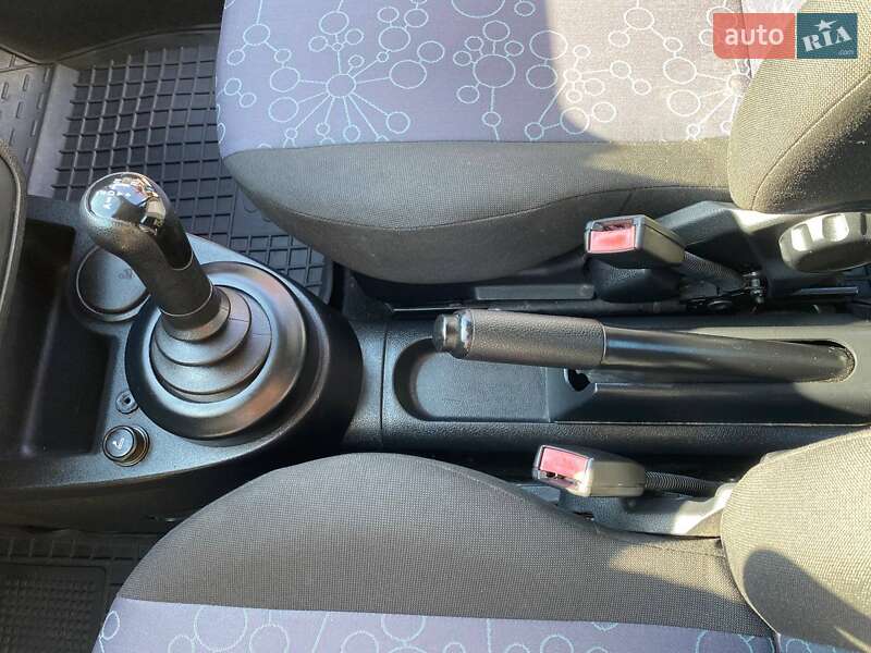 Хэтчбек Ford Fiesta 2008 в Каменском