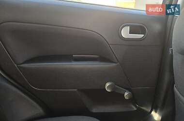 Хэтчбек Ford Fiesta 2006 в 