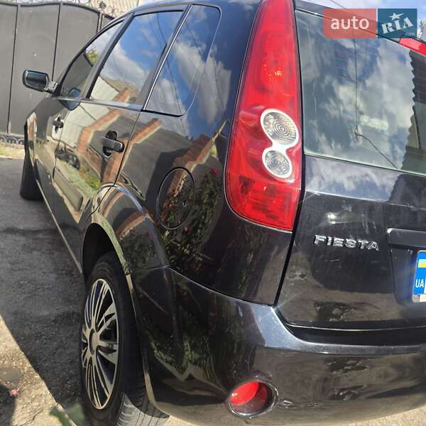 Хэтчбек Ford Fiesta 2006 в Кропивницком