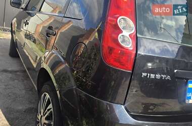 Хэтчбек Ford Fiesta 2006 в 