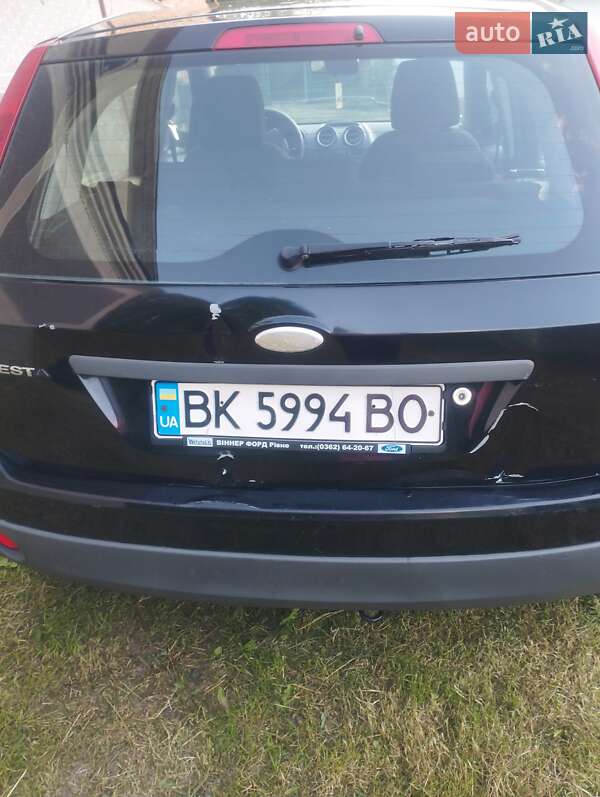 Хэтчбек Ford Fiesta 2006 в Ровно