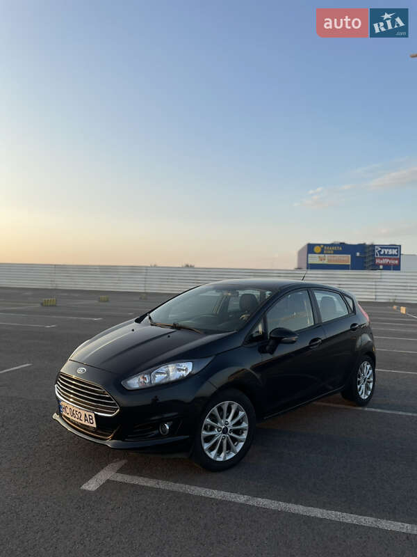 Хэтчбек Ford Fiesta 2014 в 