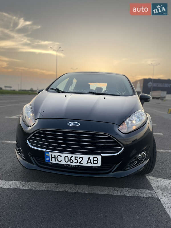 Хэтчбек Ford Fiesta 2014 в Львове