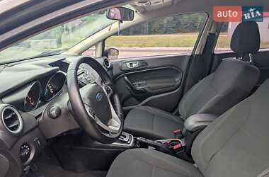 Седан Ford Fiesta 2015 в 