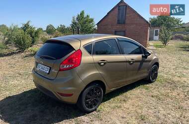 Хэтчбек Ford Fiesta 2012 в 