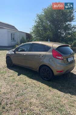 Хэтчбек Ford Fiesta 2012 в 