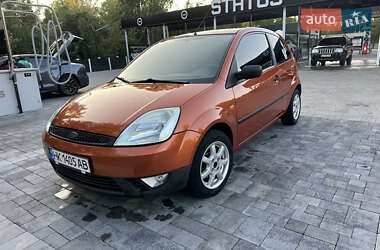 Хэтчбек Ford Fiesta 2003 в 