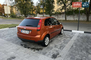 Хэтчбек Ford Fiesta 2003 в 