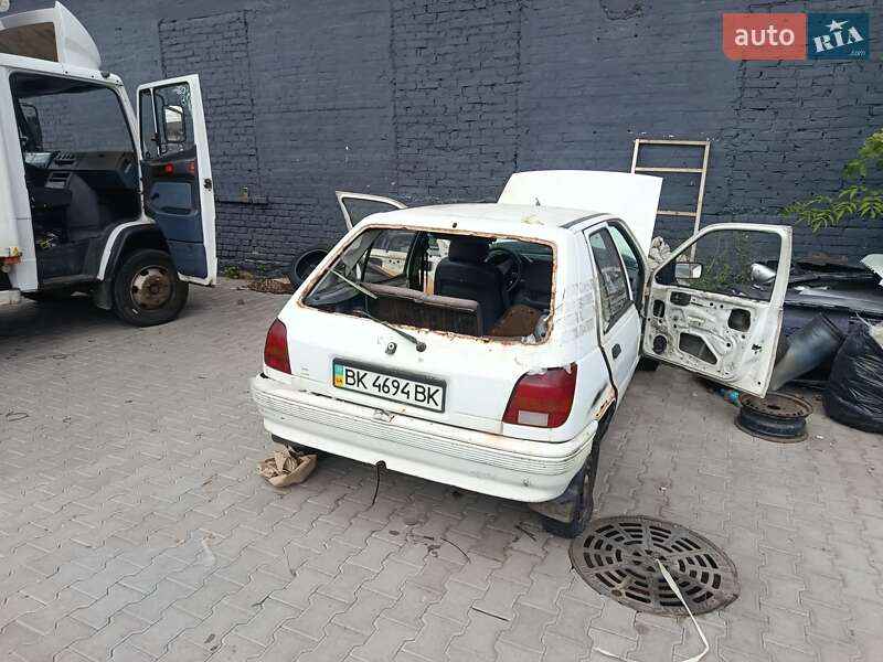 Хэтчбек Ford Fiesta 1989 в Ровно