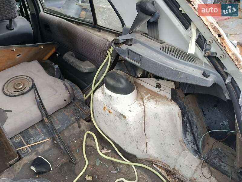 Хэтчбек Ford Fiesta 1989 в Ровно