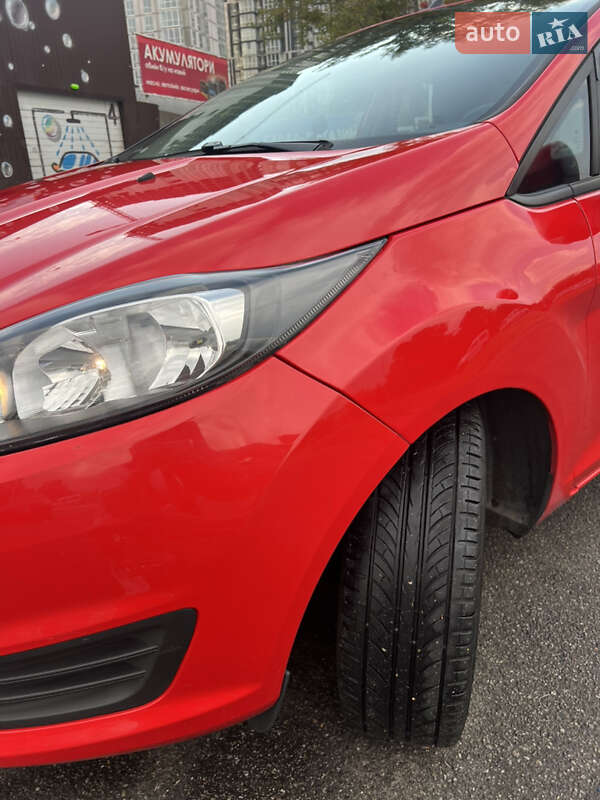 Седан Ford Fiesta 2016 в Киеве фото 6 Седан Ford Fiesta 2016 в Киеве