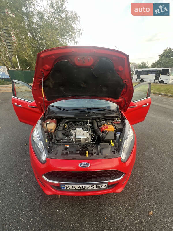 Седан Ford Fiesta 2016 в Киеве фото 23 Седан Ford Fiesta 2016 в Киеве