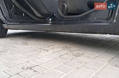 Хэтчбек Ford Fiesta 2005 в 
