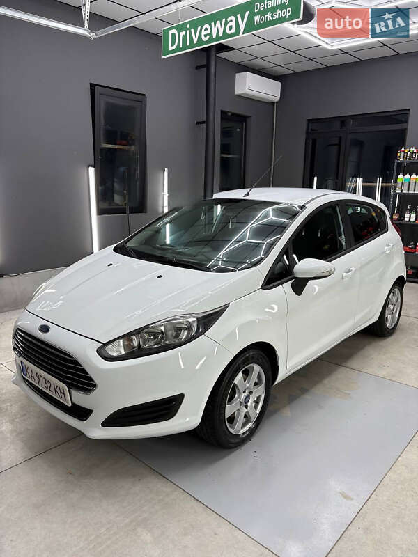 Хэтчбек Ford Fiesta 2014 в 