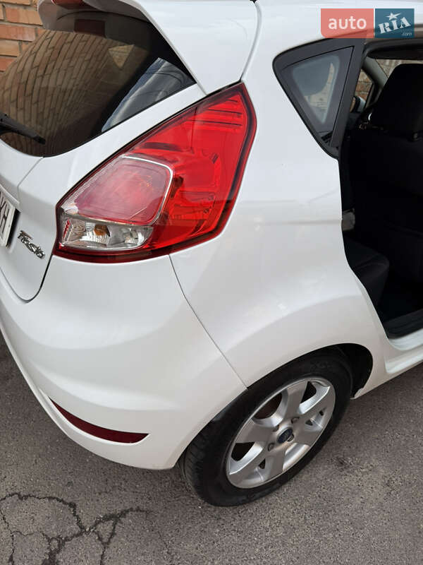 Хэтчбек Ford Fiesta 2014 в Виннице