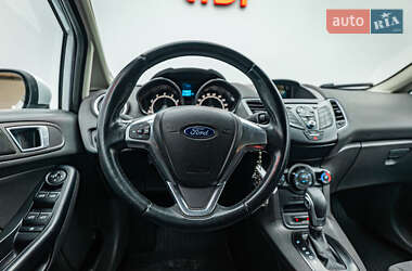 Хэтчбек Ford Fiesta 2016 в 