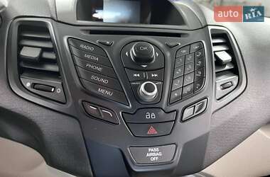 Хэтчбек Ford Fiesta 2014 в 