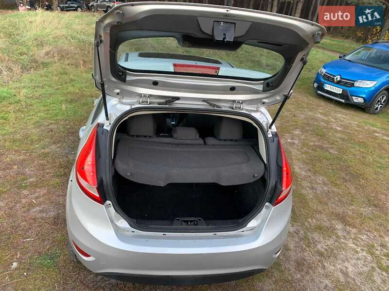 Хэтчбек Ford Fiesta 2011 в Полтаве фото 5 Хэтчбек Ford Fiesta 2011 в Полтаве
