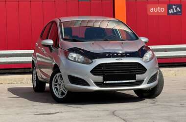 Хэтчбек Ford Fiesta 2017 в 