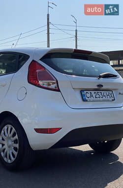 Хэтчбек Ford Fiesta 2013 в 