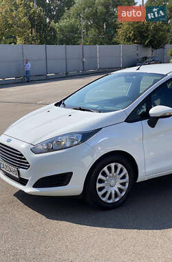 Хэтчбек Ford Fiesta 2013 в 