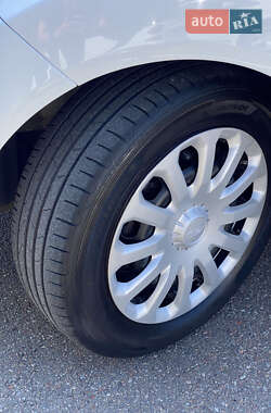Хэтчбек Ford Fiesta 2013 в 