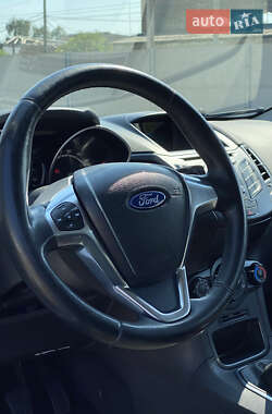 Хэтчбек Ford Fiesta 2013 в 