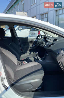Хэтчбек Ford Fiesta 2013 в 