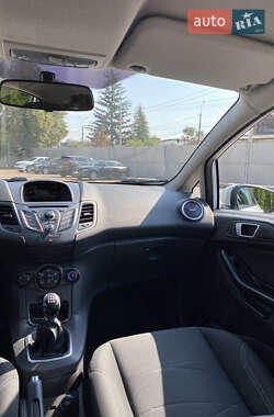 Хэтчбек Ford Fiesta 2013 в 