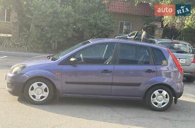 Хэтчбек Ford Fiesta 2006 в 