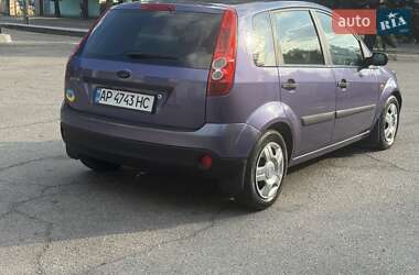 Хэтчбек Ford Fiesta 2006 в 