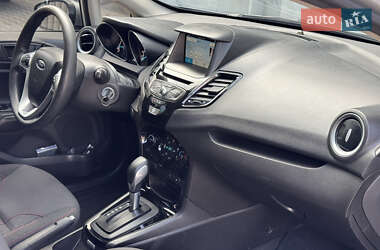 Хэтчбек Ford Fiesta 2017 в 