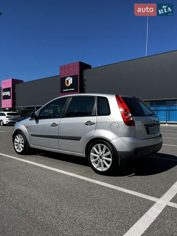 Хэтчбек Ford Fiesta 2006 в Киеве
