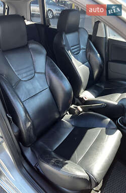 Хэтчбек Ford Fiesta 2006 в 