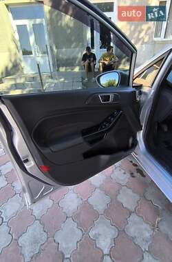 Седан Ford Fiesta 2013 в 