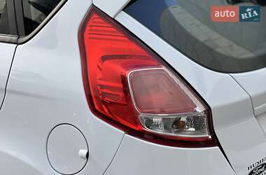 Хэтчбек Ford Fiesta 2017 в 