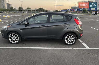 Хэтчбек Ford Fiesta 2016 в Киеве