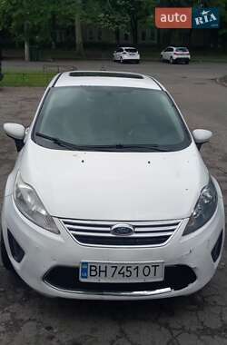 Седан Ford Fiesta 2011 в 