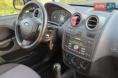 Хэтчбек Ford Fiesta 2008 в 