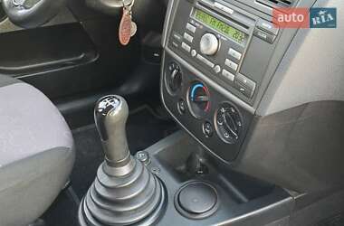 Хэтчбек Ford Fiesta 2008 в 